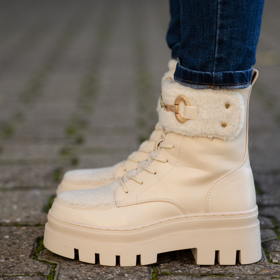 CA896 wht